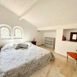 Maison Proche Raphael *