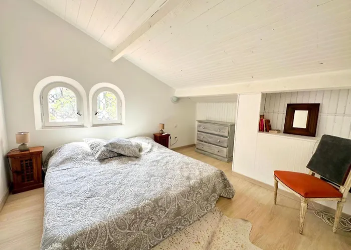 Maison Proche Raphael *